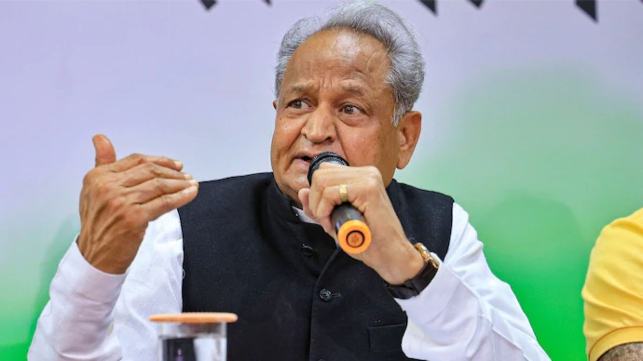 बाड़मेर-बालोतरा की सियासत में गहलोत की एंट्री! सरकार के फैसले को बताया तुगलकी फरमान 