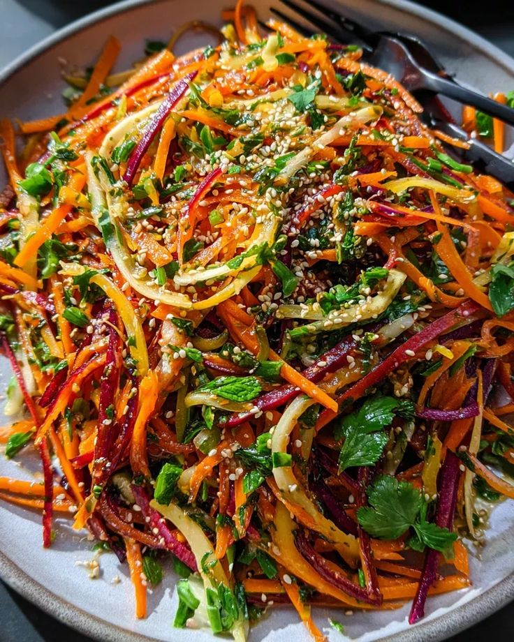 चाउमीन खाने का मन कर रहा है, लेकिन सेहत को लेकर हैं परेशान- तो try करिए ये खास Healthy ChowMein