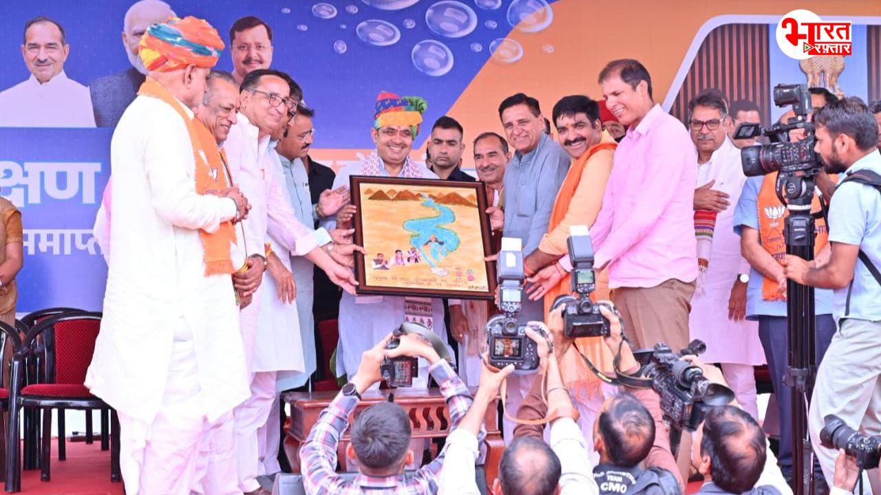 यमुना जल समझौते के बाद जयपुर में मुख्यमंत्री भजनलाल का भव्य स्वागत, गहलोत पर बोले- माला बाद में पहनाना पहले ये बताइए...