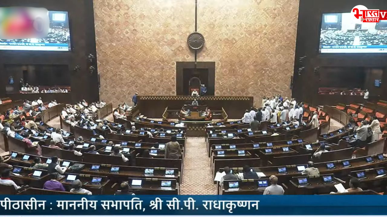 ‘सुबह सोचकर ही आते हो क्या, चलने ही देना है सदन’, विपक्ष के जोरदार हंगामे के बाद 5 मिनट में ही स्थगित लोकसभा तो राज्यसभा 20 मिनट में  