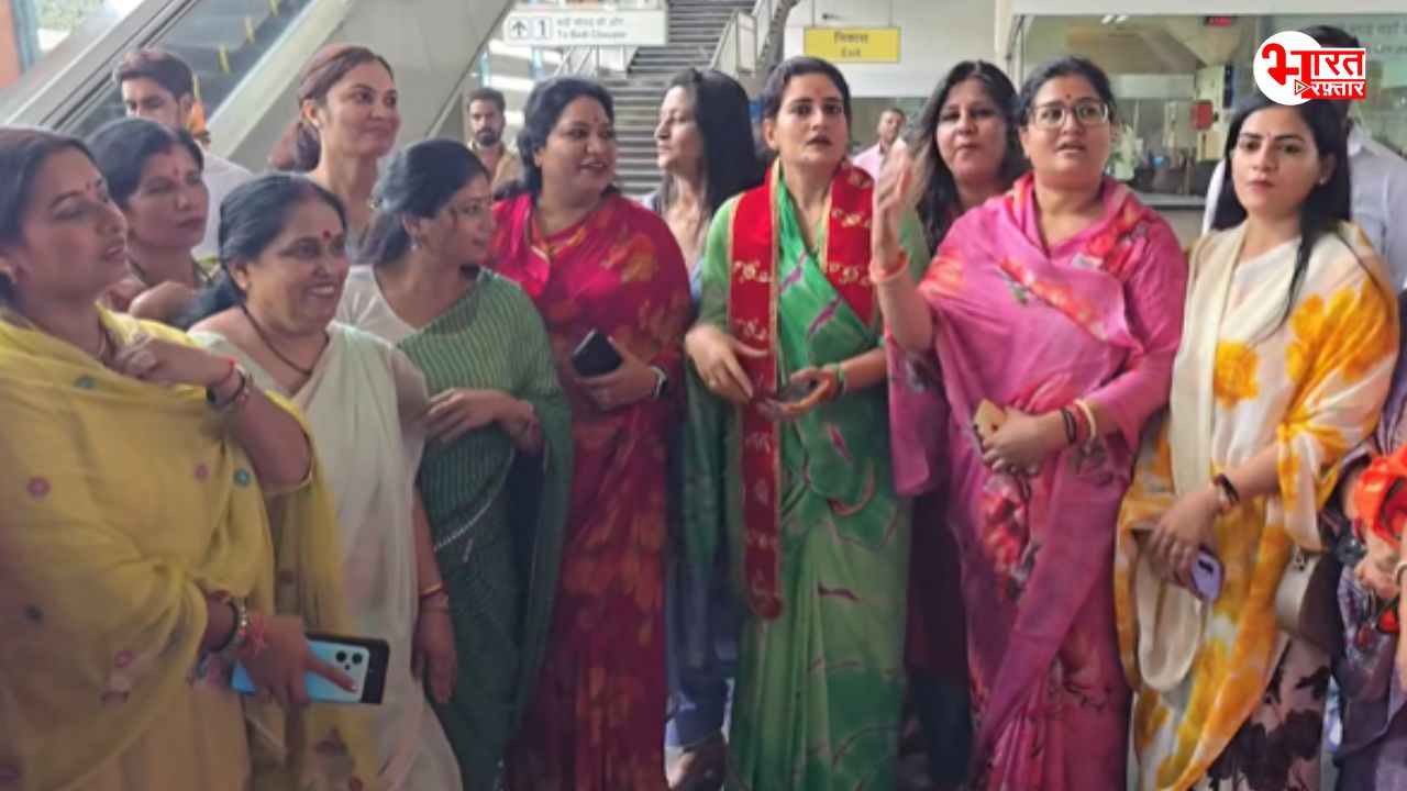 राखी राठौड़ ने मेट्रो में मनाया अपना जन्मदिन, जानिए इसकी खास वजह