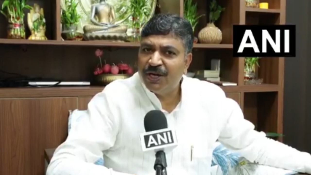 'पहले कराई फजीहत, फिर आई रिपोर्ट...', OBC आयोग को लेकर सरकार पर बरसे टीकाराम जूली